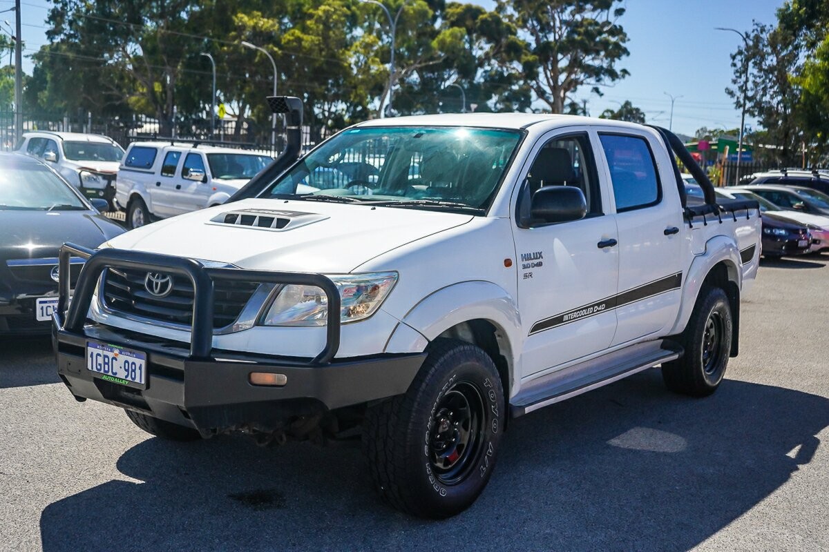 Toyota Hilux image 4