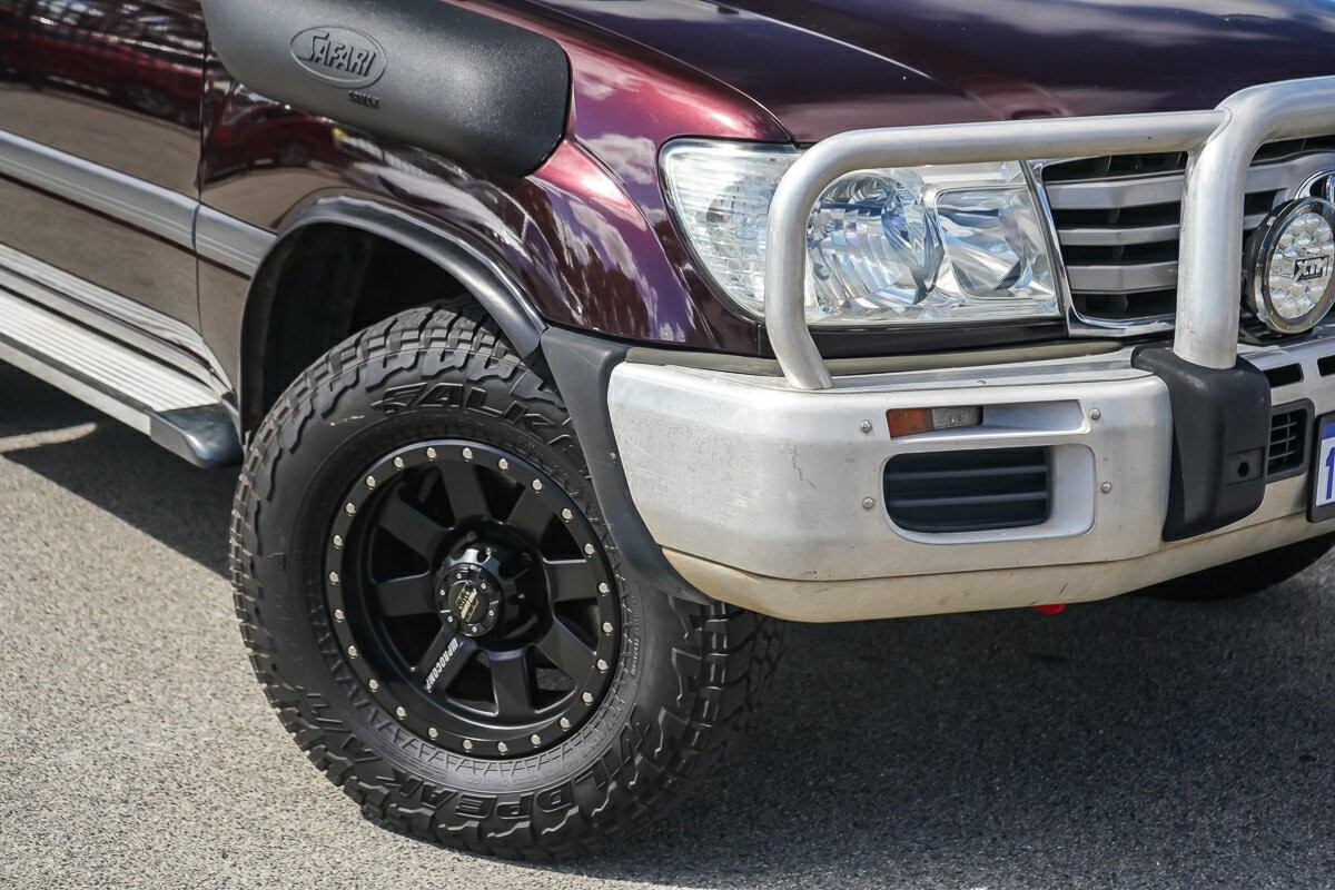 Toyota Landcruiser image 2