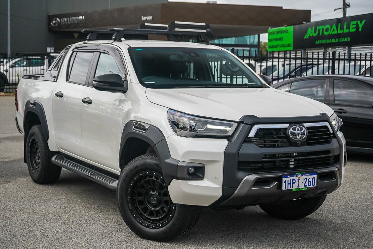Toyota Hilux image 1