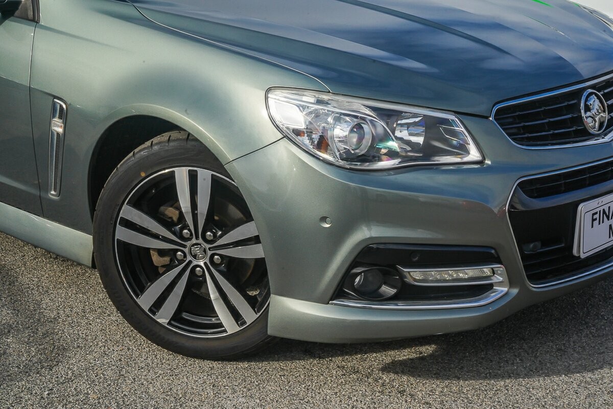 Holden Commodore image 2