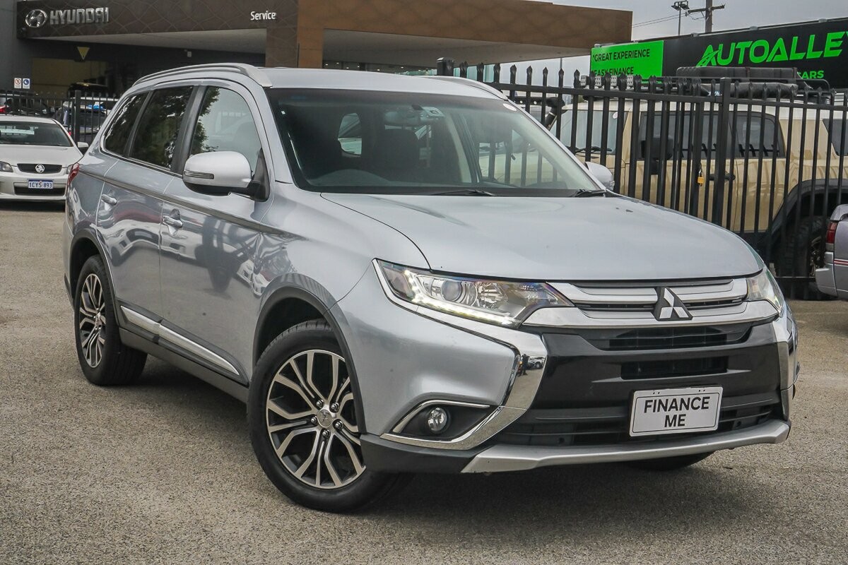 Mitsubishi Outlander image 1