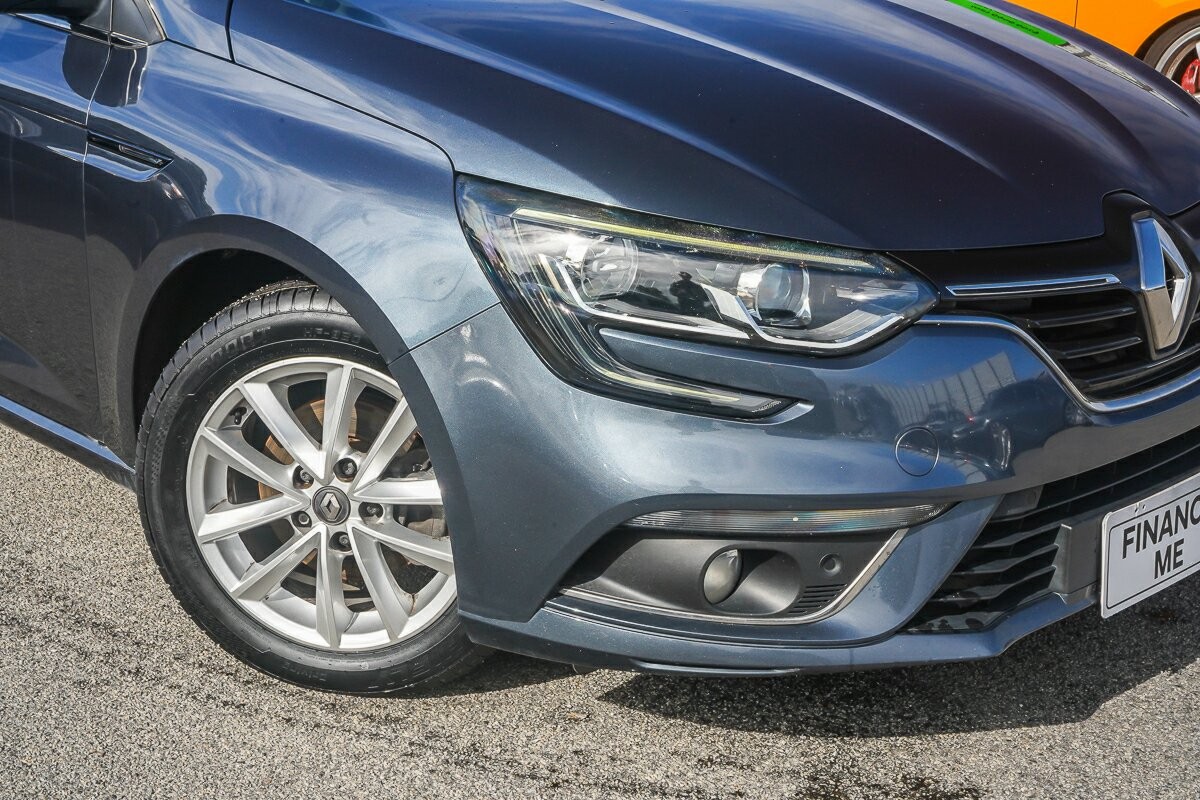 Renault Megane image 2