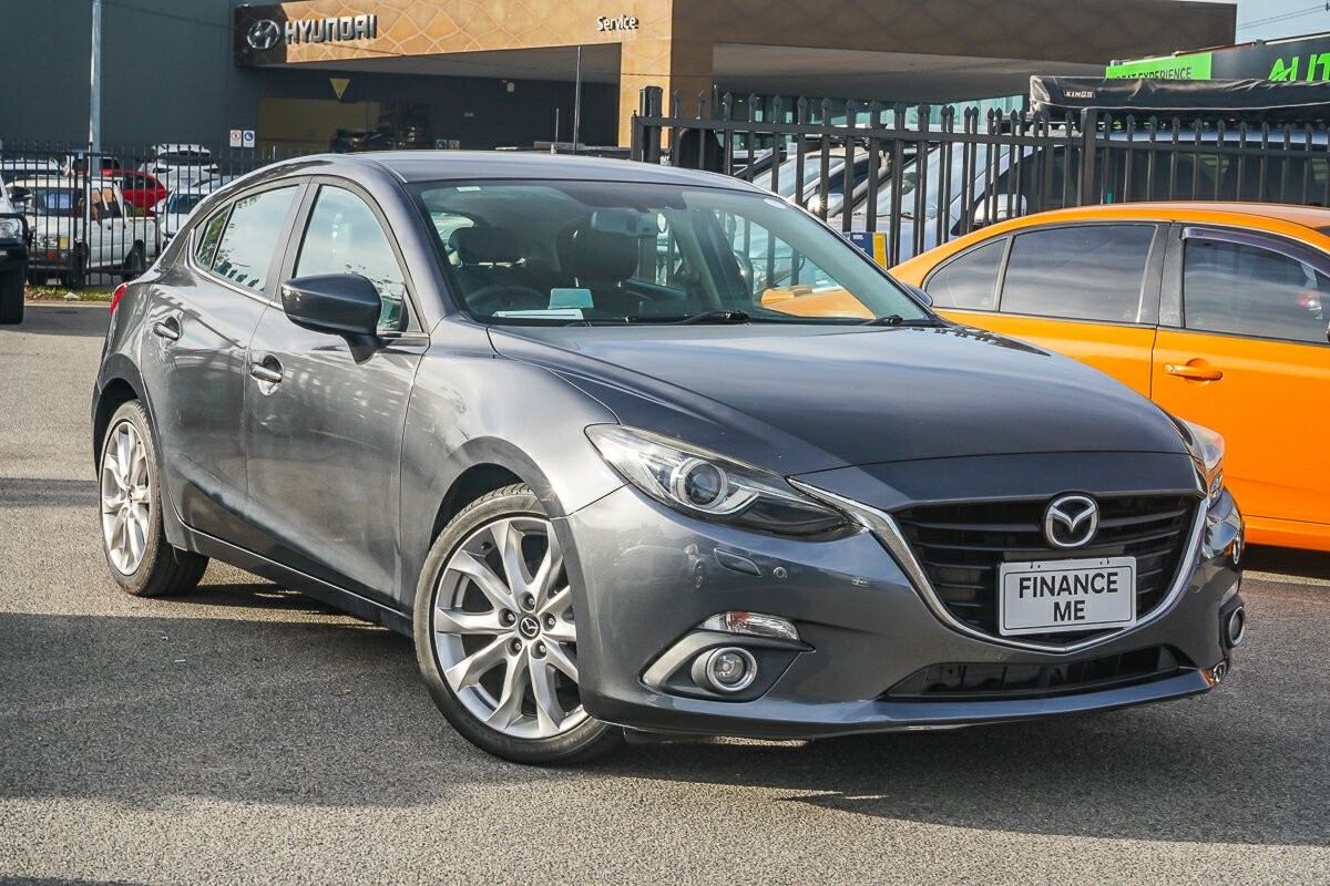 Mazda 3 image 1