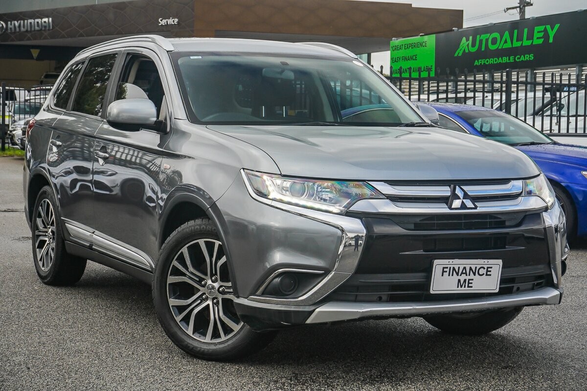 Mitsubishi Outlander image 1