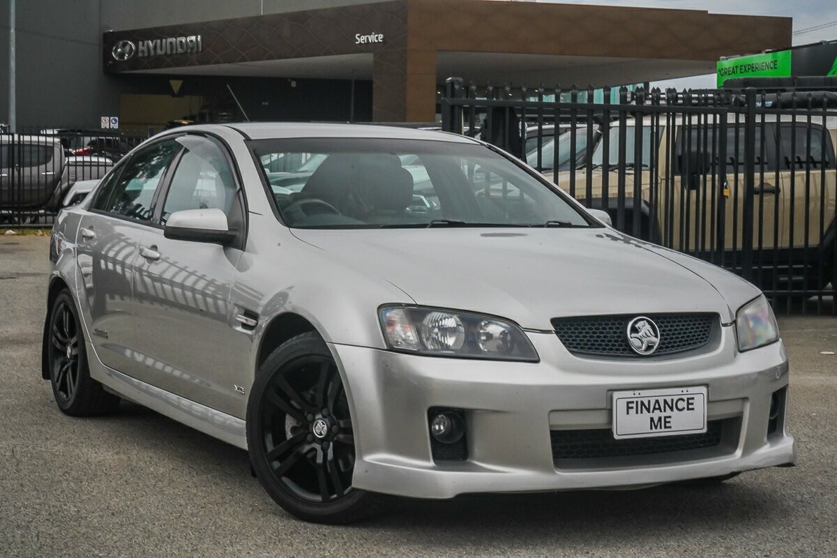 Holden Commodore image 1