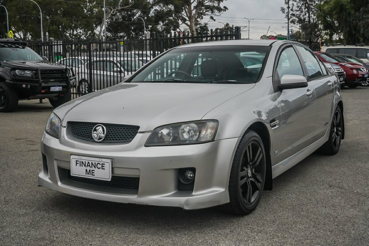 Holden Commodore image 4