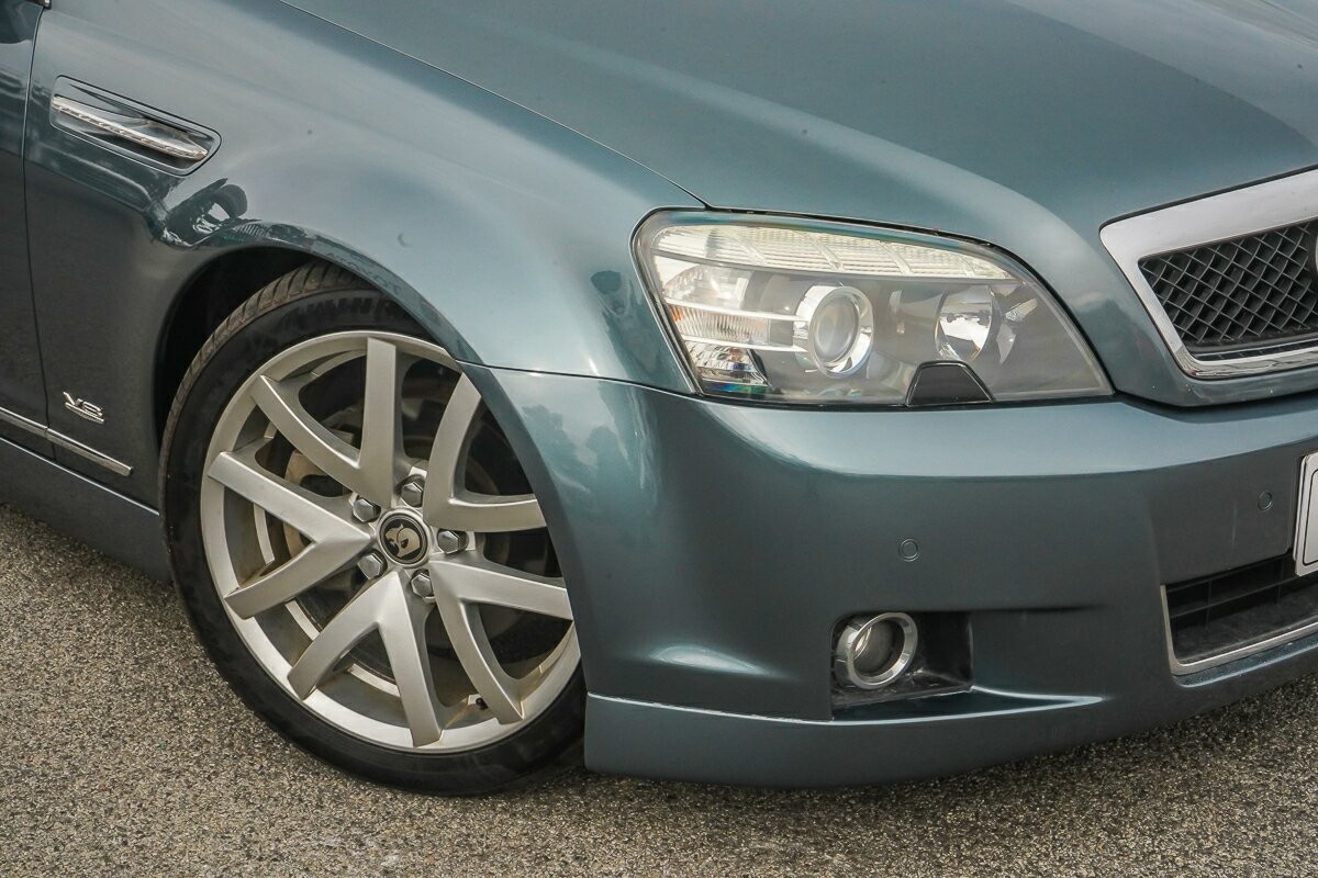 Holden Caprice image 2