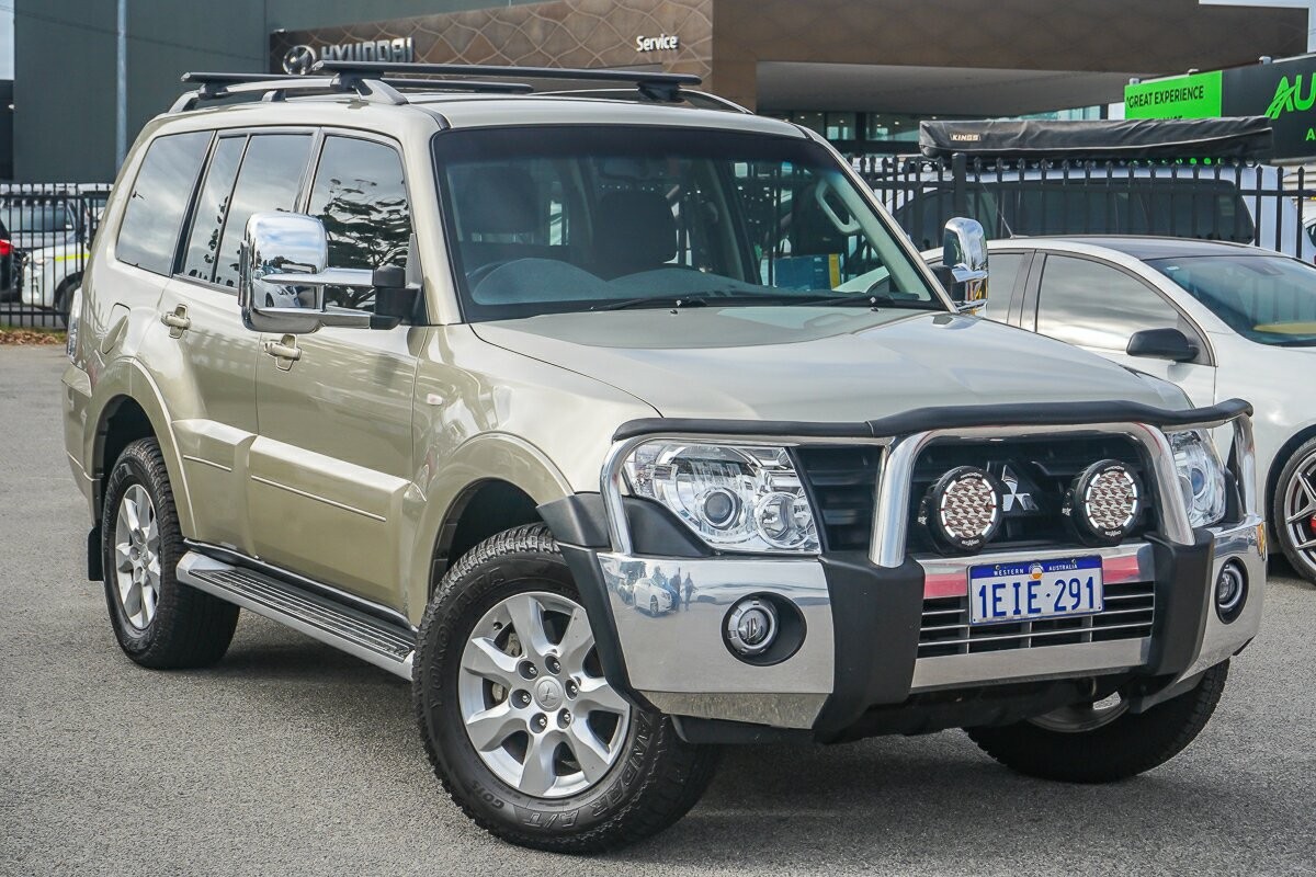 Mitsubishi Pajero image 1