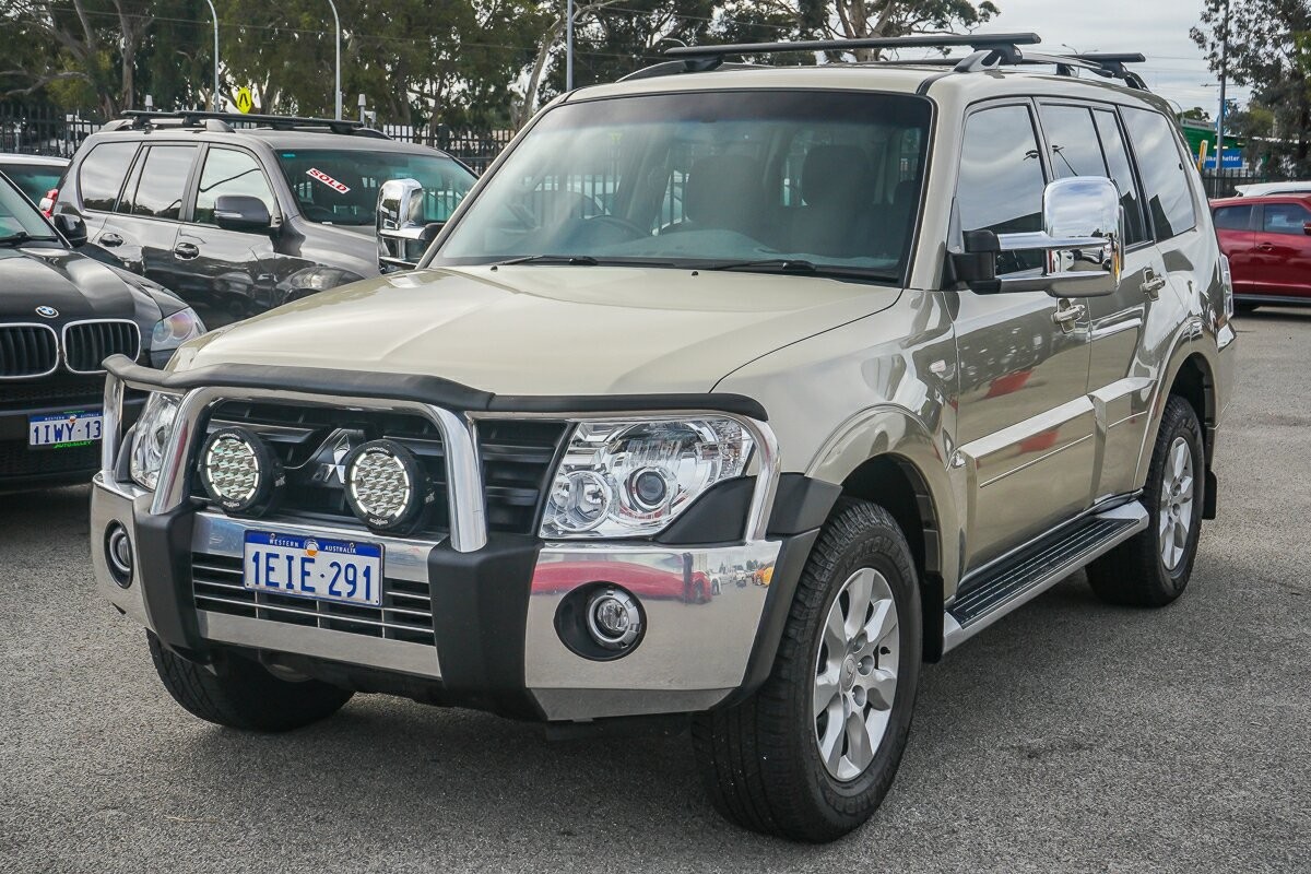 Mitsubishi Pajero image 4