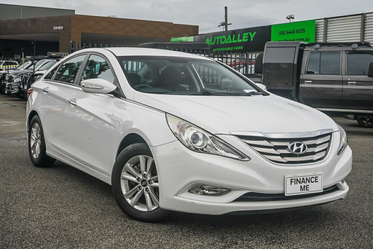 Hyundai I45 image 1