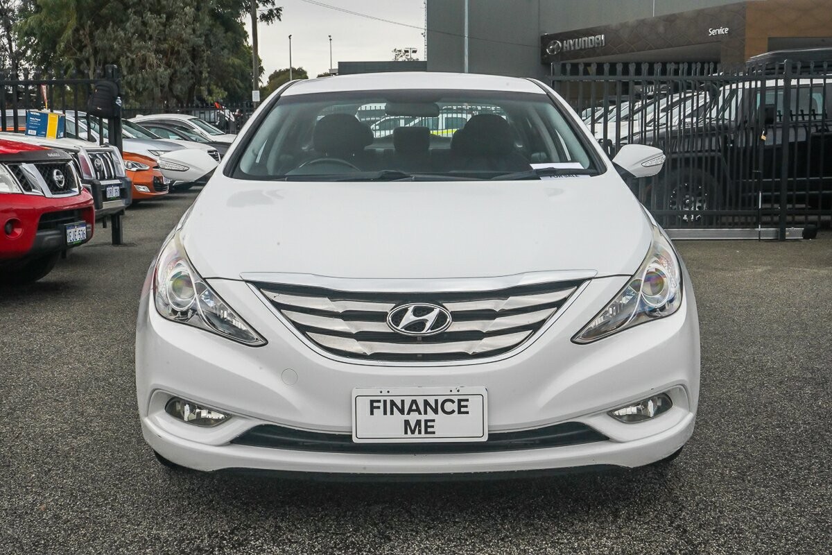 Hyundai I45 image 3