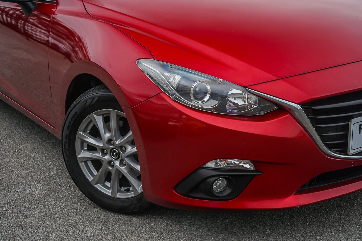 Mazda 3 image 2