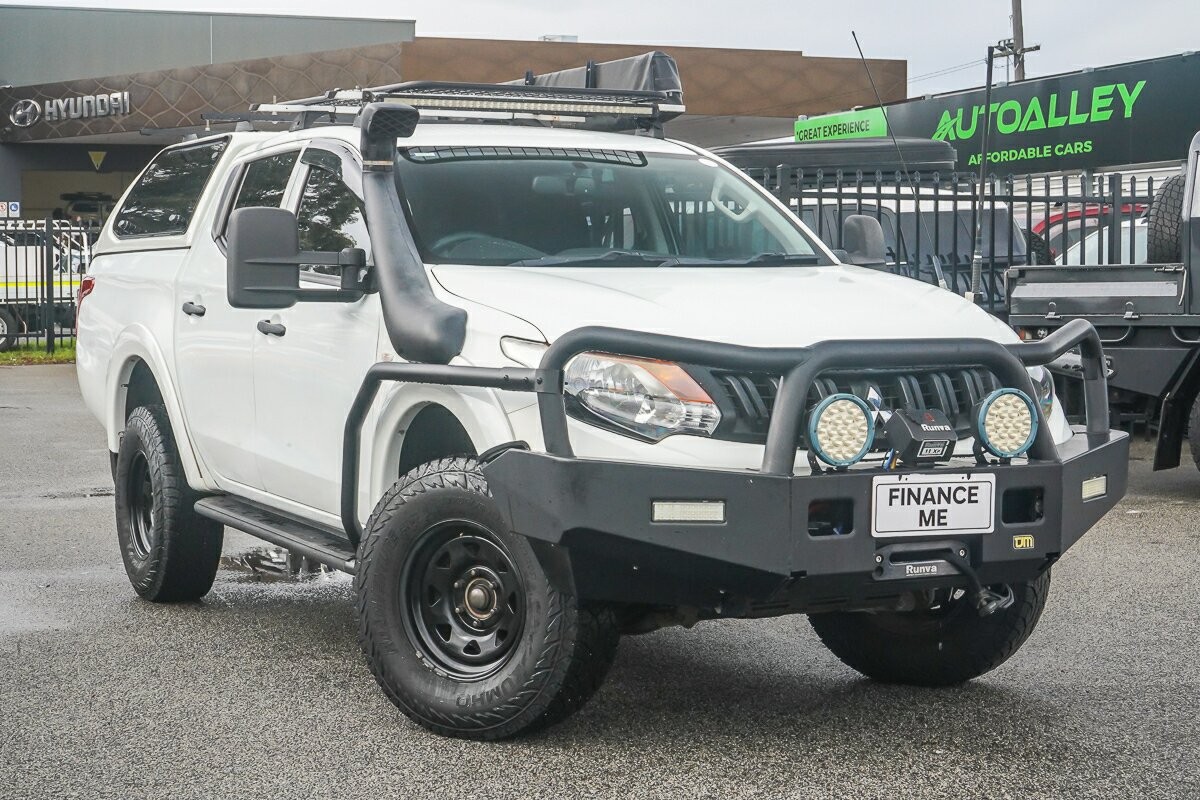 Mitsubishi Triton image 1