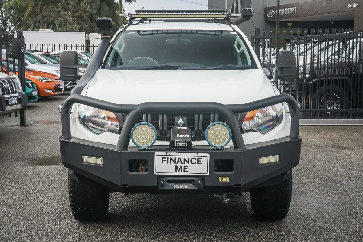 Mitsubishi Triton image 3