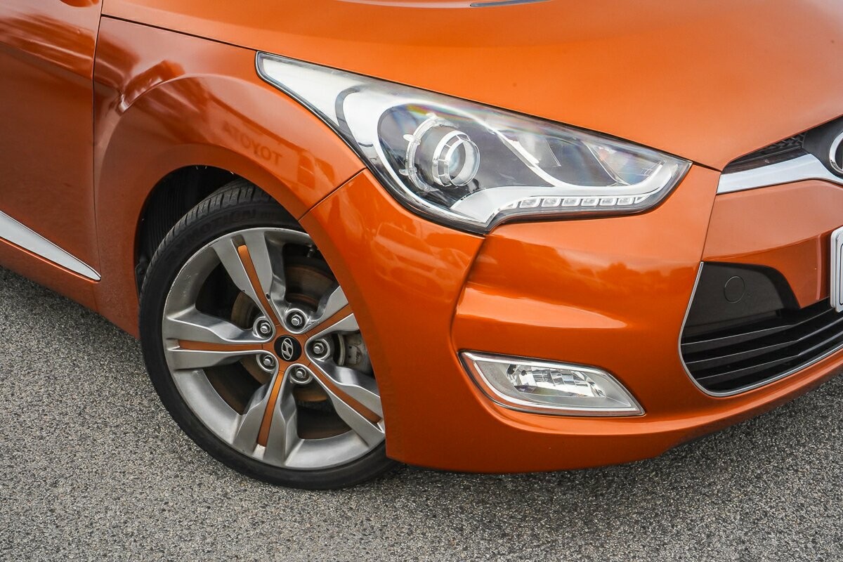 Hyundai Veloster image 2