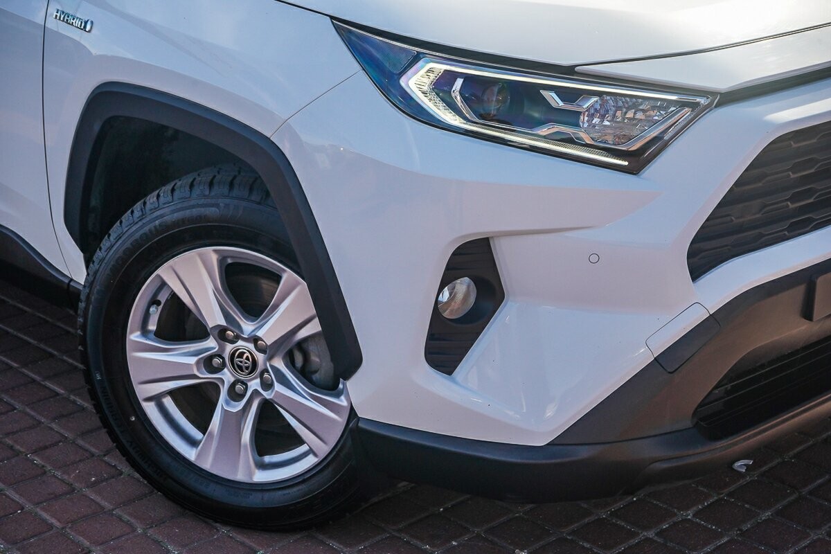 Toyota Rav4 image 2