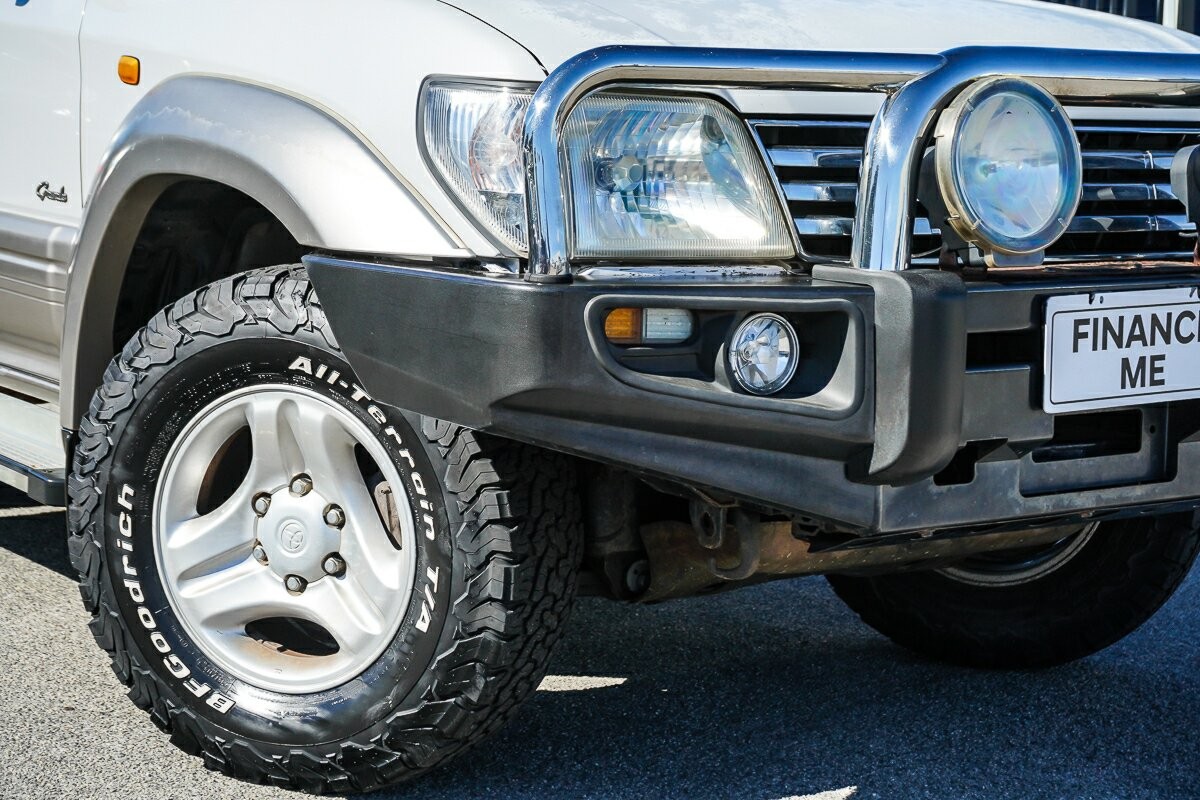 Toyota Landcruiser Prado image 2