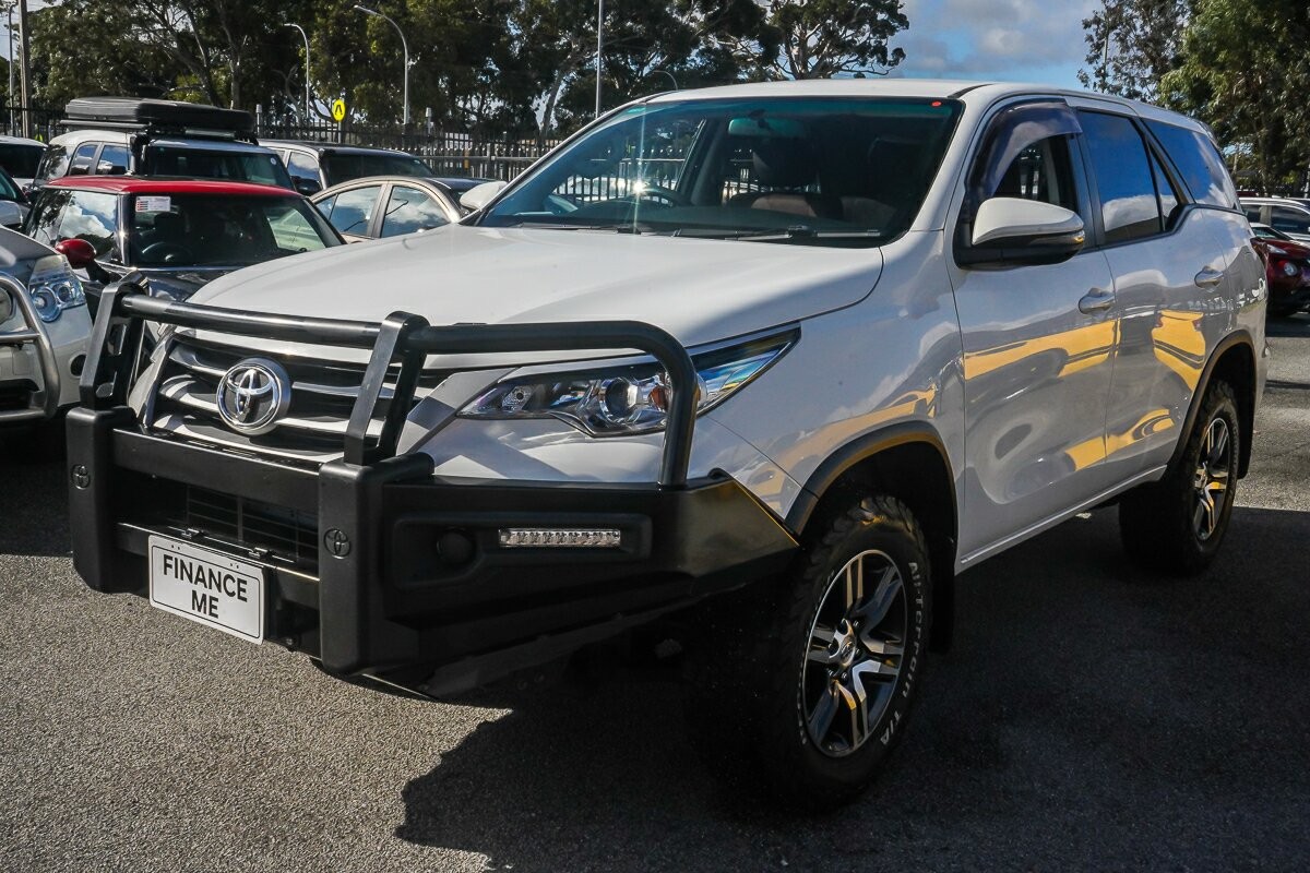 Toyota Fortuner image 4