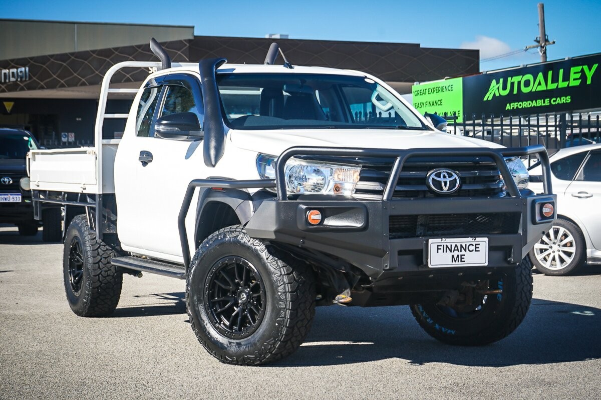 Toyota Hilux image 1