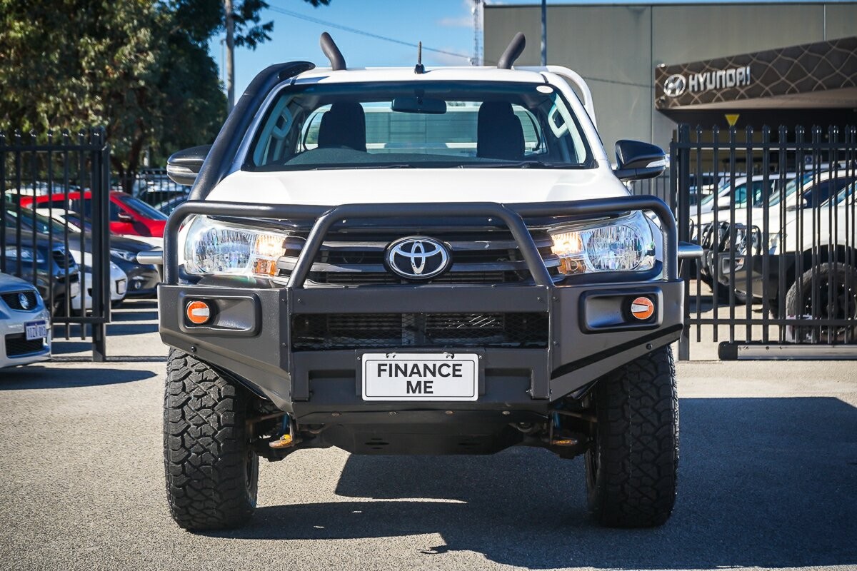Toyota Hilux image 3