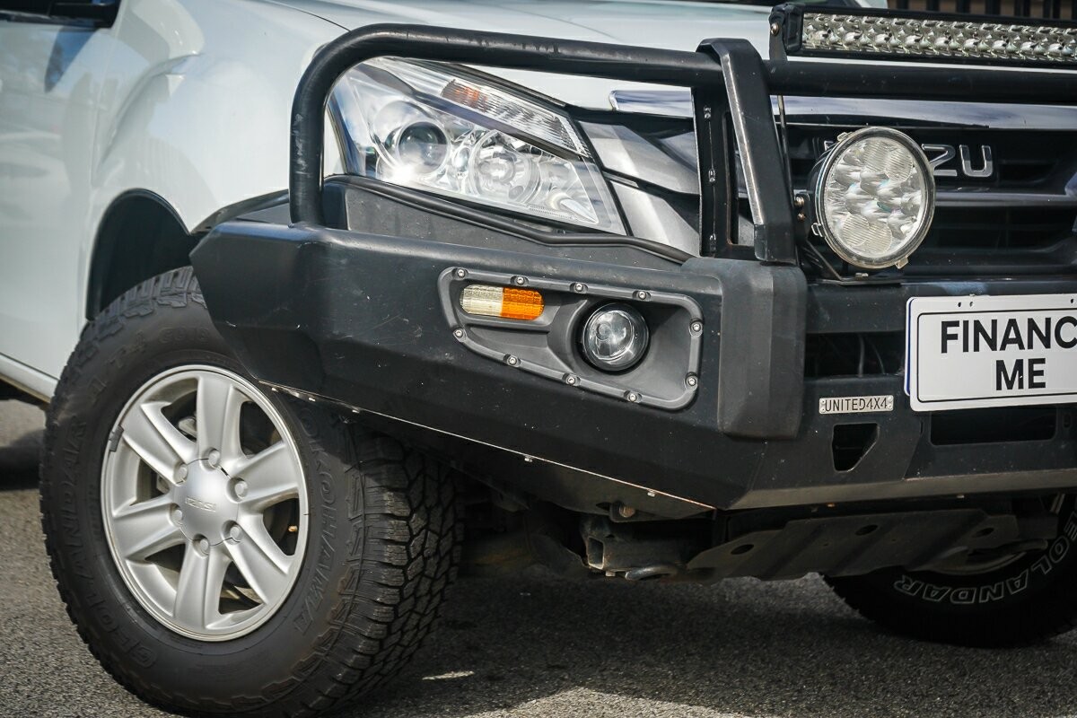 Isuzu Mu-x image 2