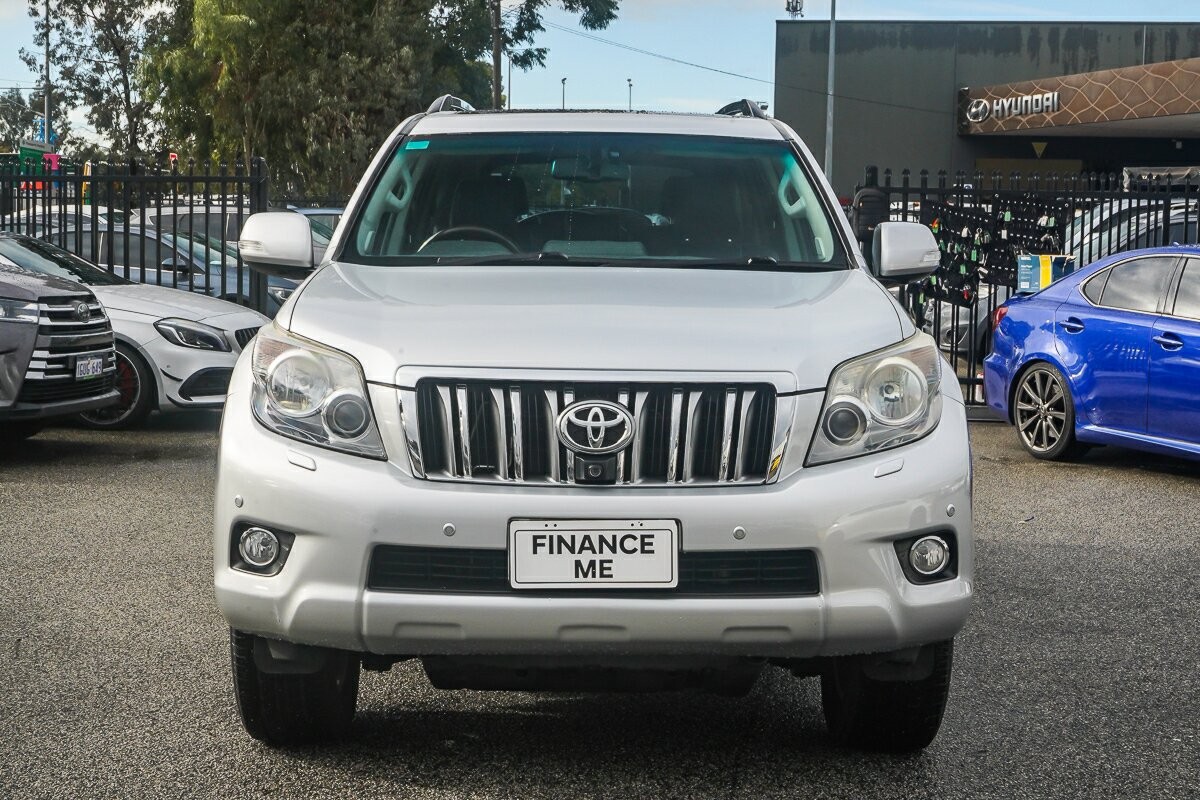 Toyota Landcruiser Prado image 3