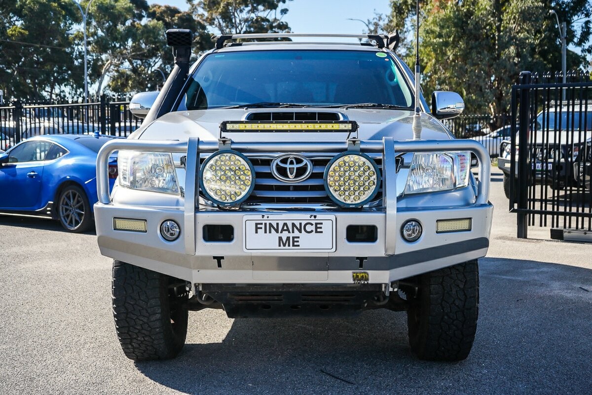 Toyota Hilux image 3