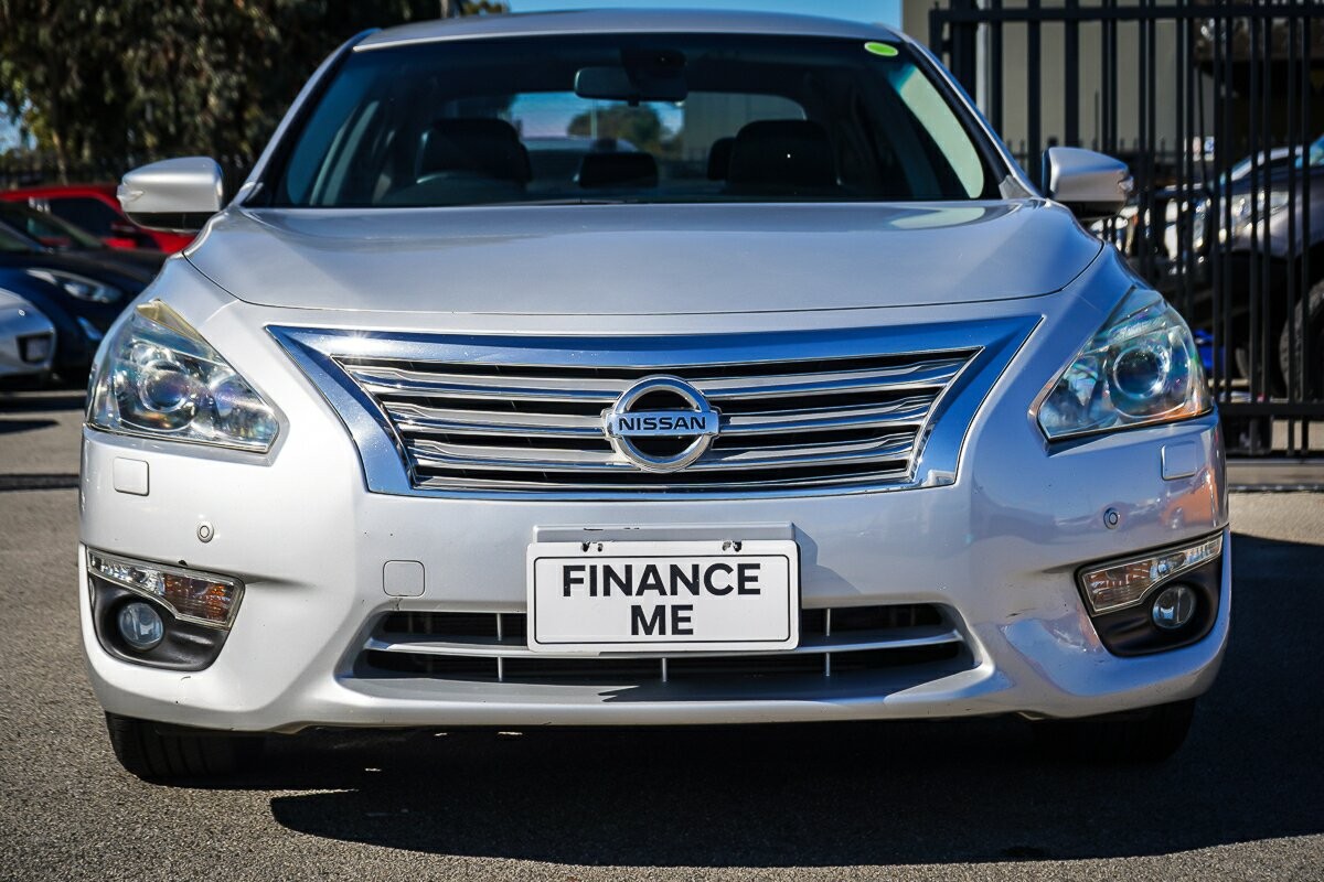 Nissan Altima image 3