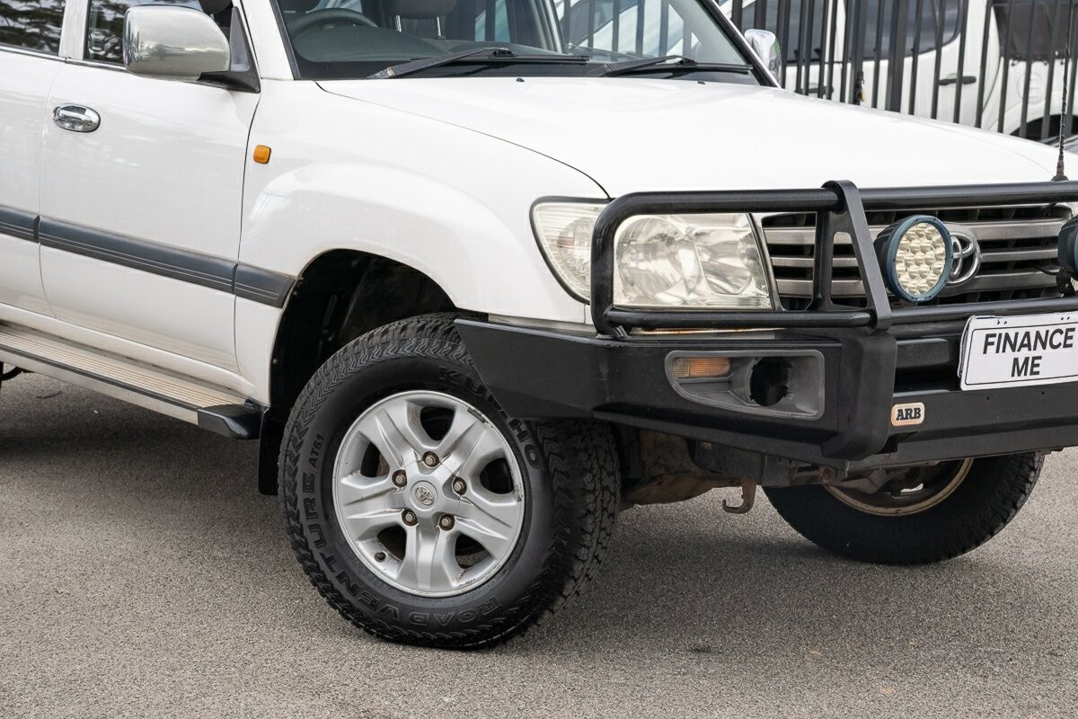 Toyota Landcruiser image 2