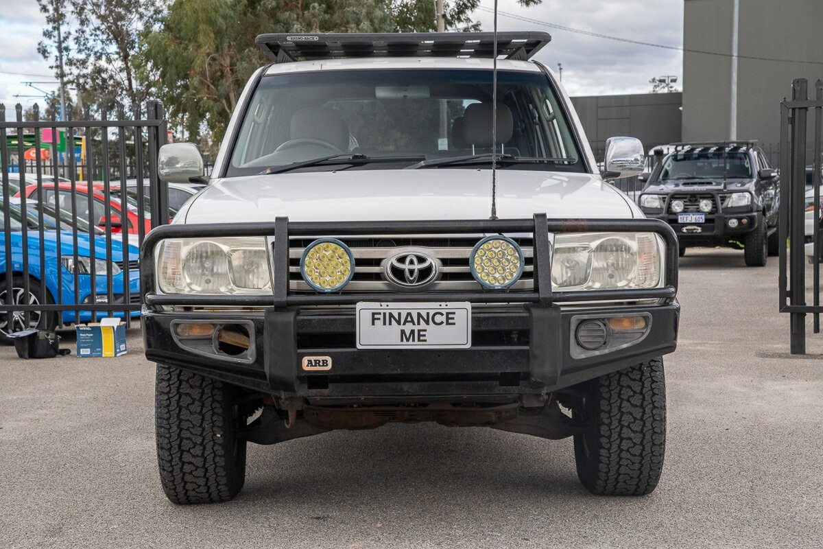 Toyota Landcruiser image 3
