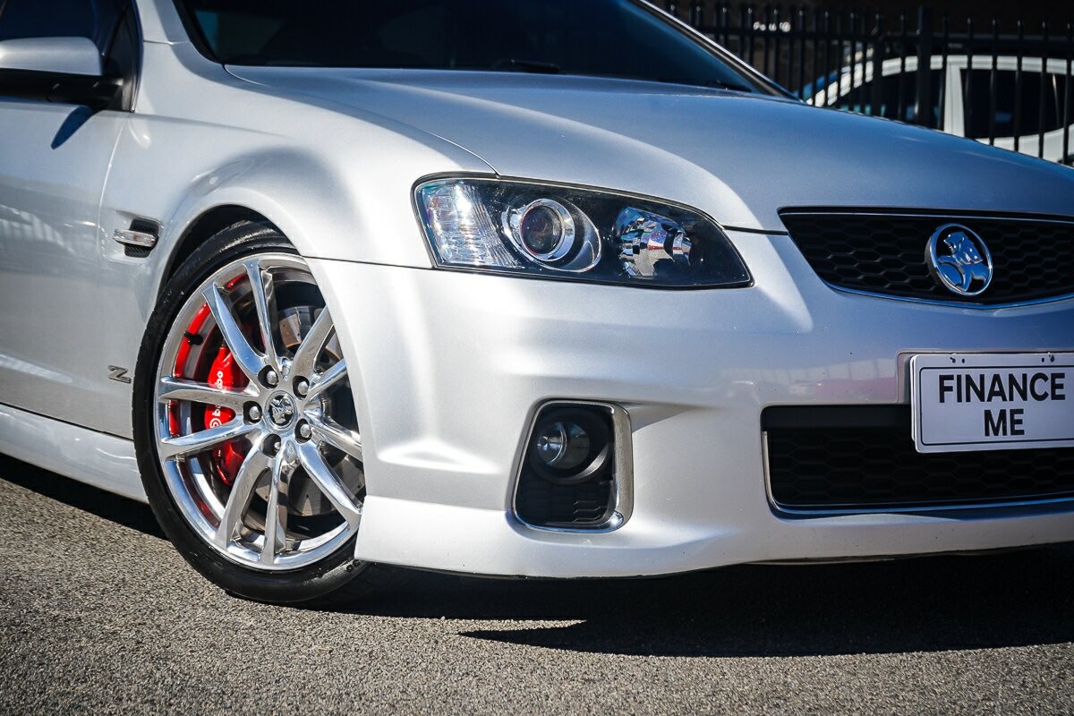 Holden Commodore image 2