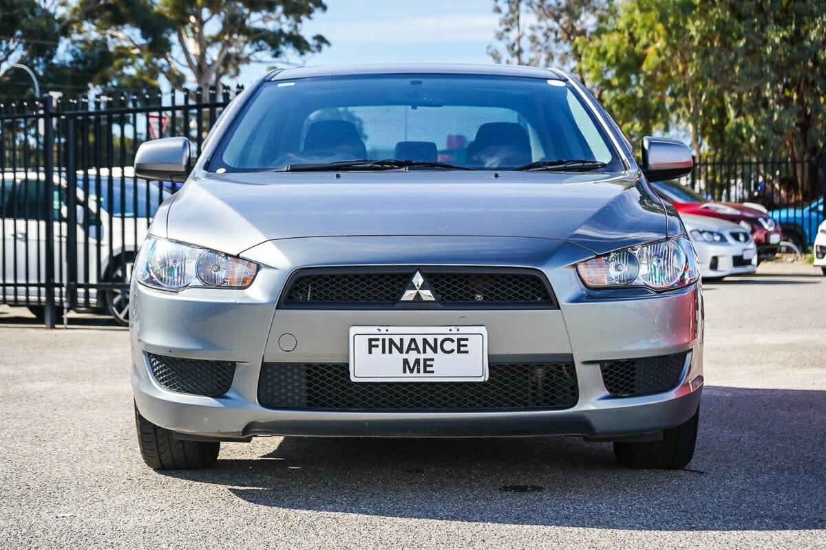 Mitsubishi Lancer image 3