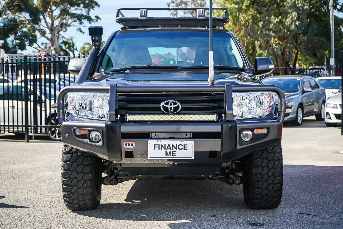 Toyota Landcruiser image 3