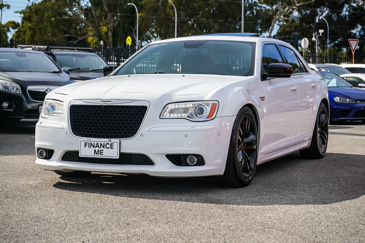 Chrysler 300 image 4