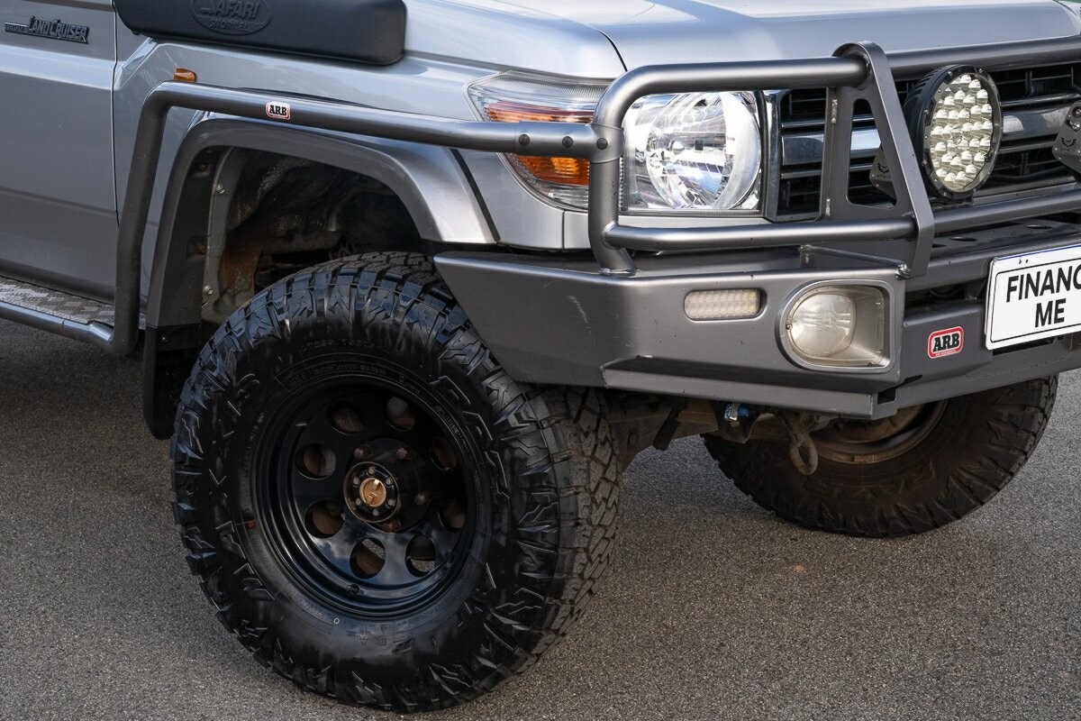 Toyota Landcruiser image 2