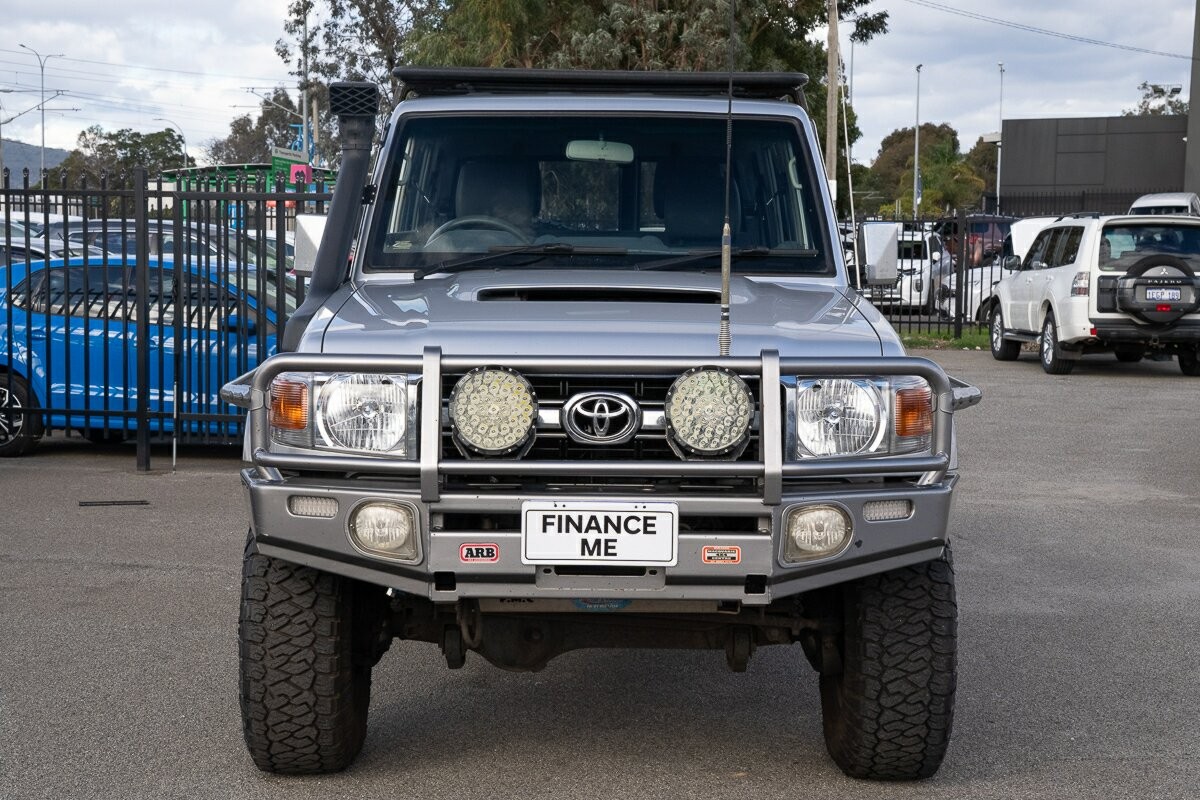 Toyota Landcruiser image 3