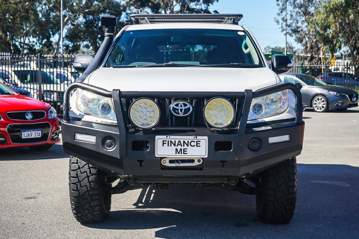 Toyota Landcruiser Prado image 3