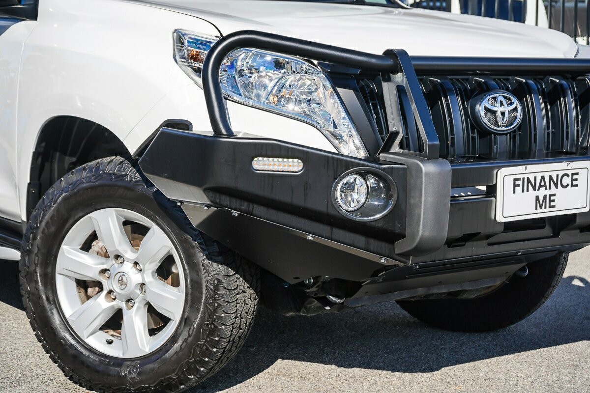 Toyota Landcruiser Prado image 2