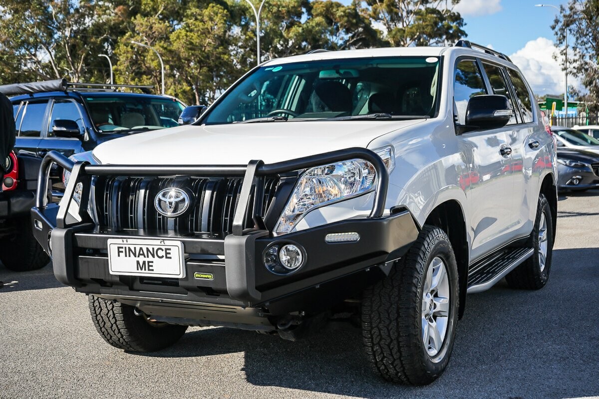 Toyota Landcruiser Prado image 4