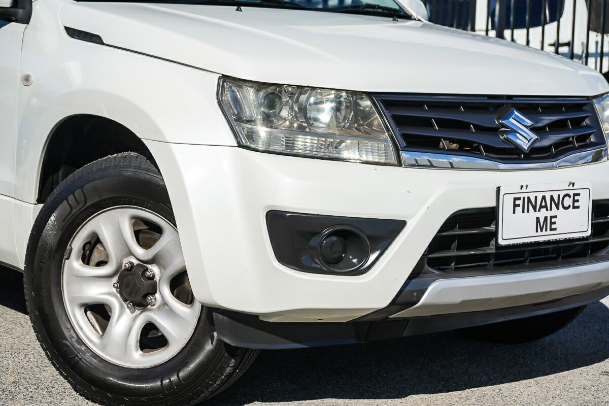 Suzuki Grand Vitara image 2