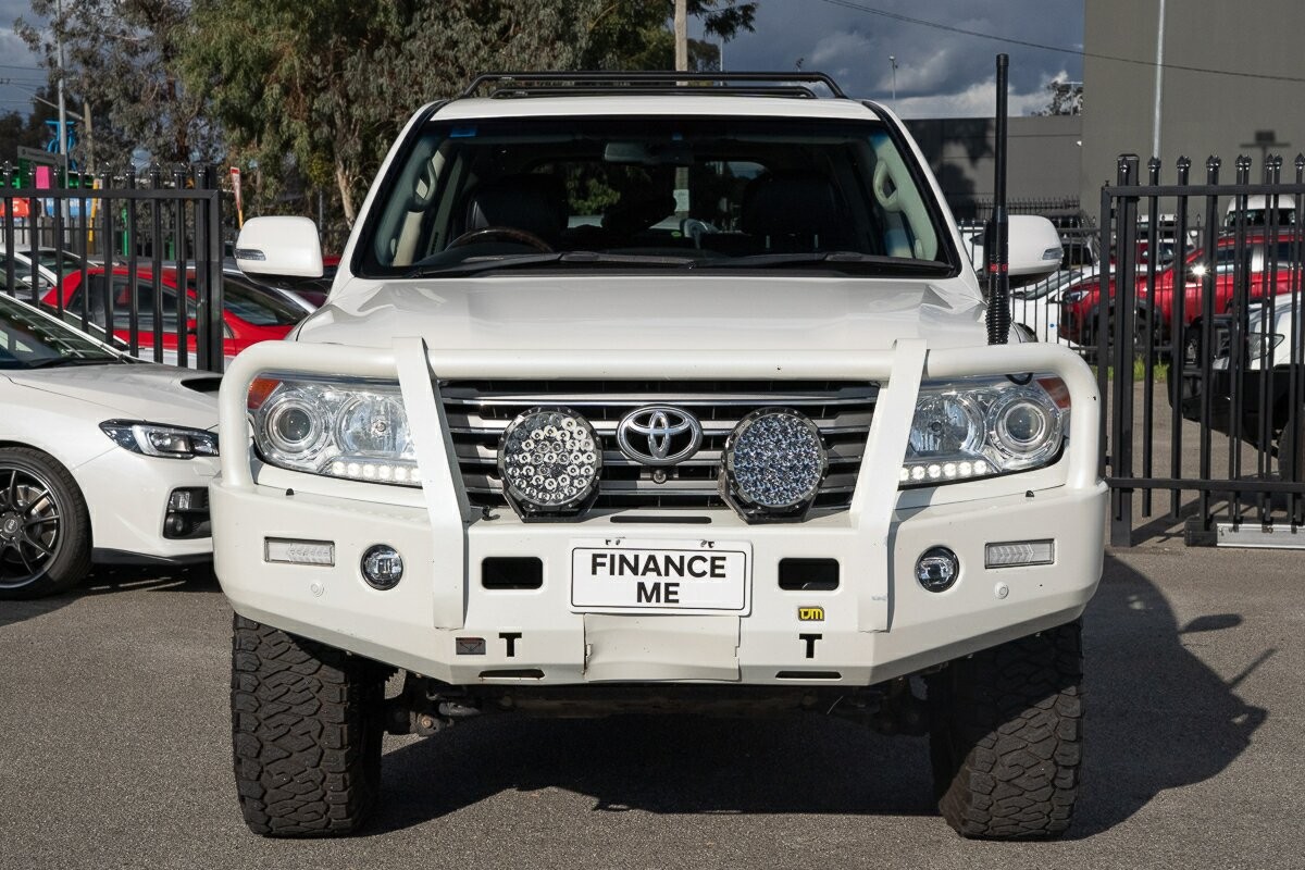 Toyota Landcruiser image 3