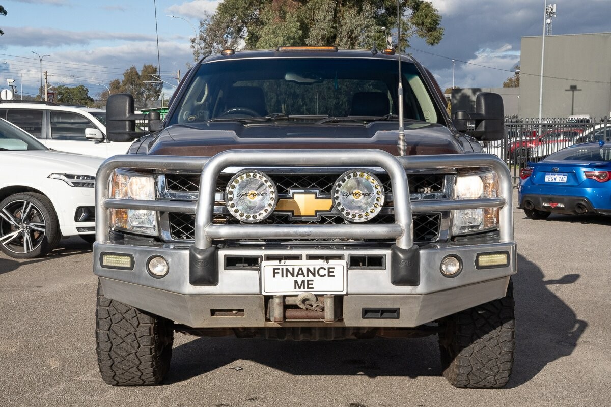 Chevrolet Silverado image 3