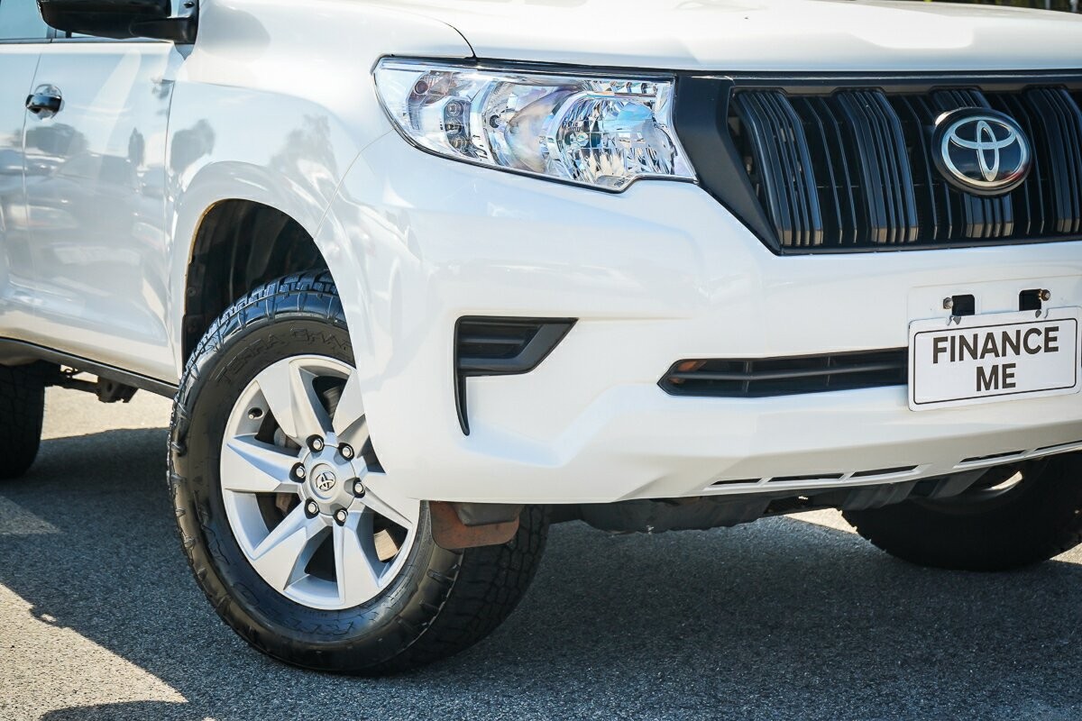 Toyota Landcruiser Prado image 2