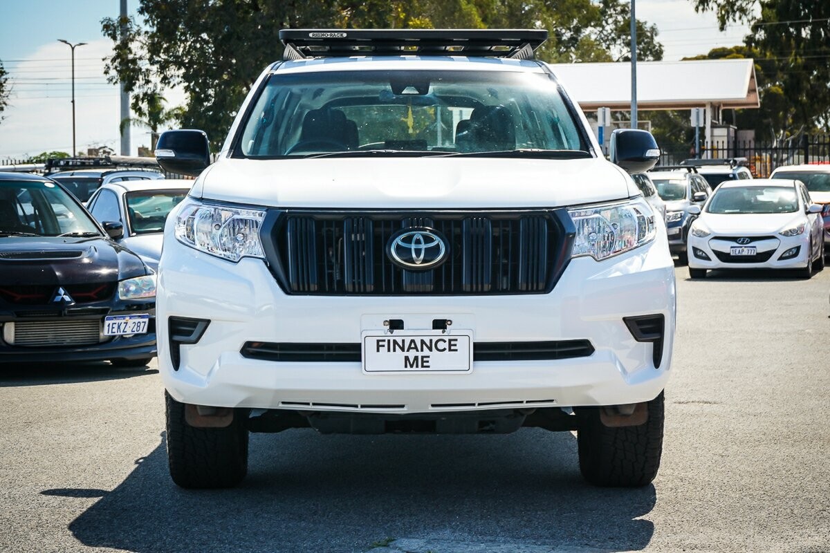 Toyota Landcruiser Prado image 3