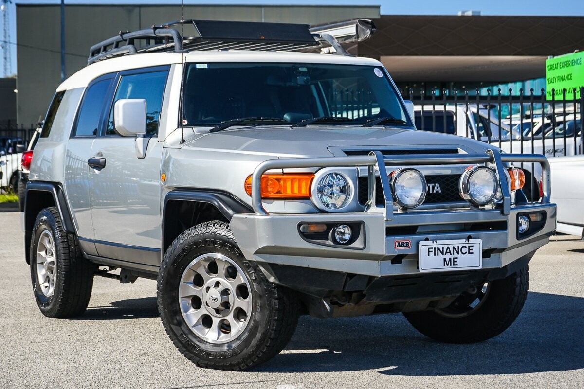 Toyota Fj Cruiser image 1