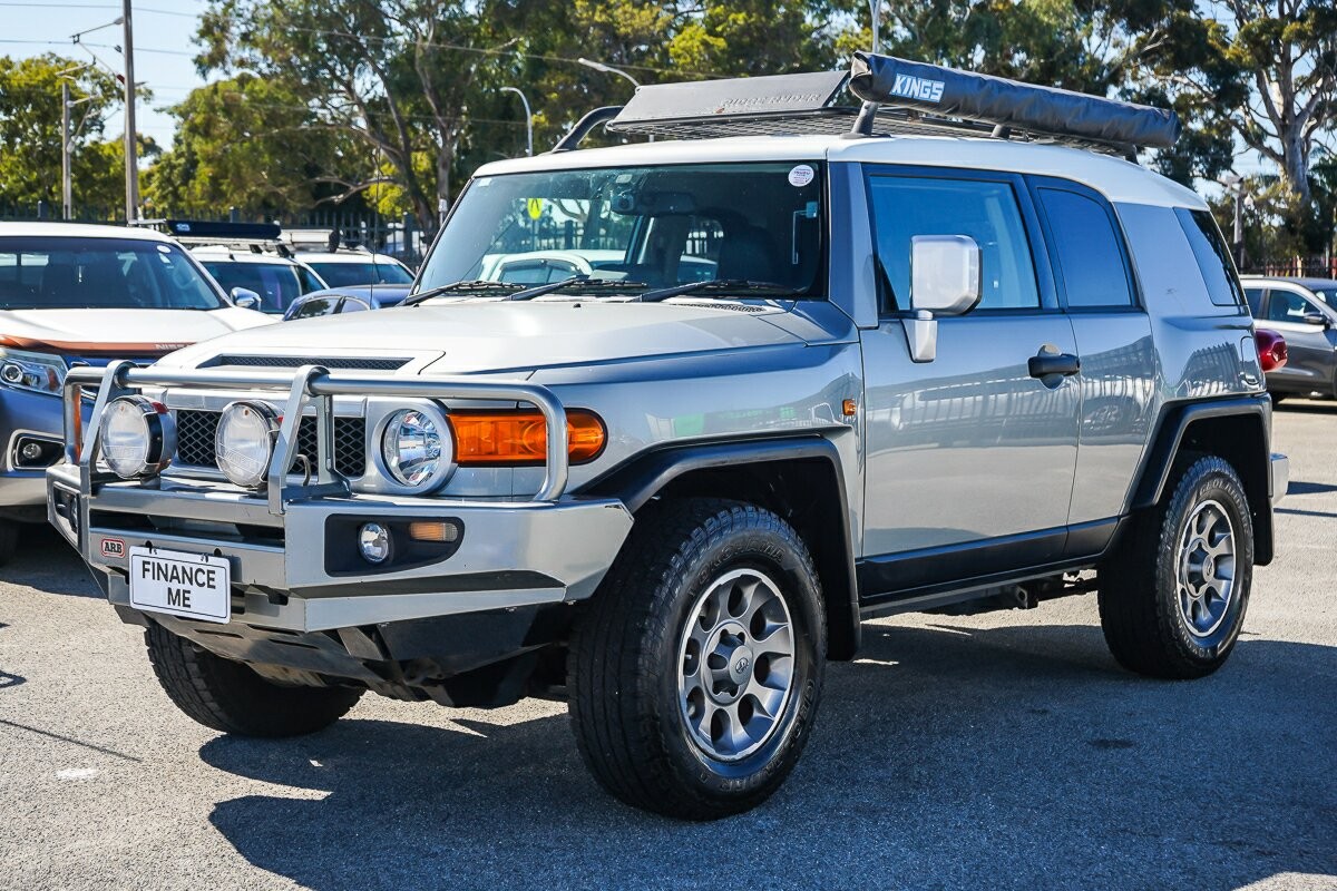 Toyota Fj Cruiser image 4