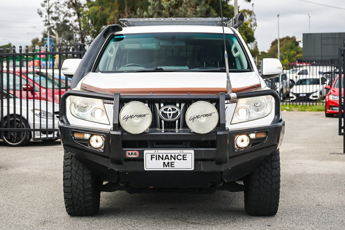 Toyota Landcruiser Prado image 3