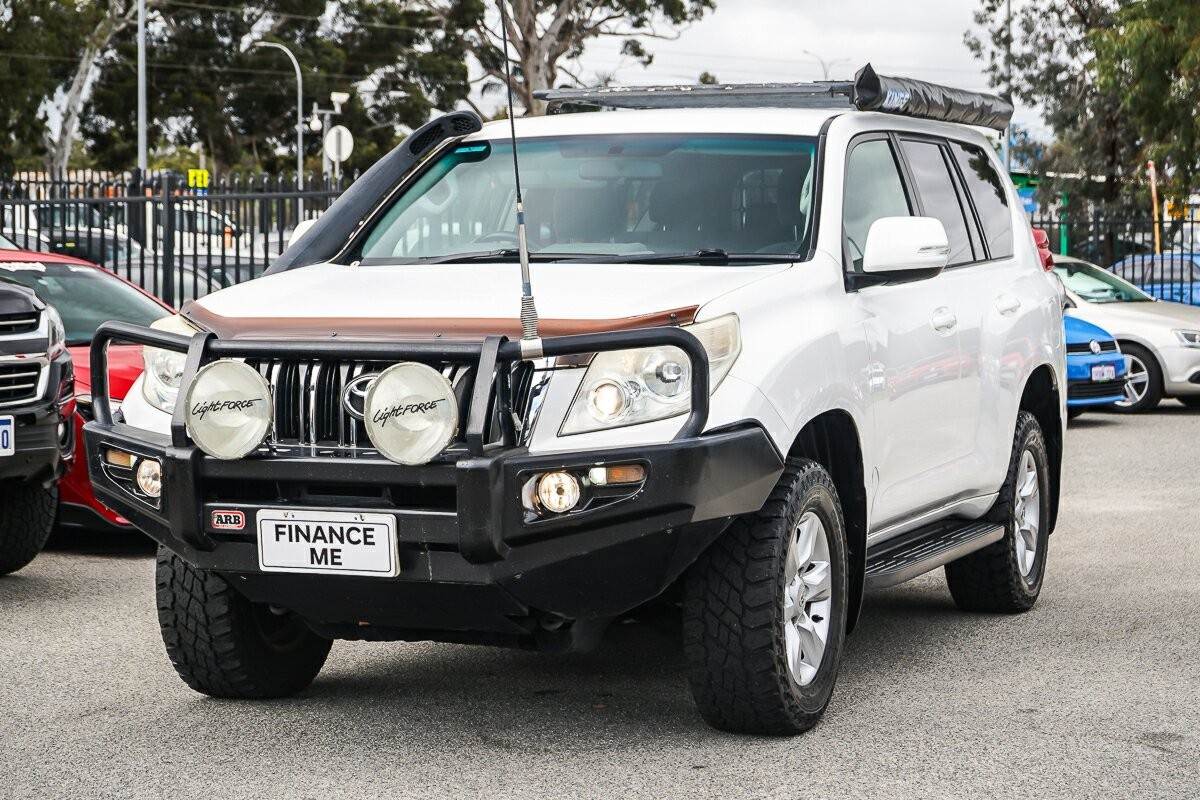 Toyota Landcruiser Prado image 4