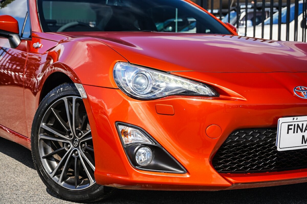 Toyota 86 image 2