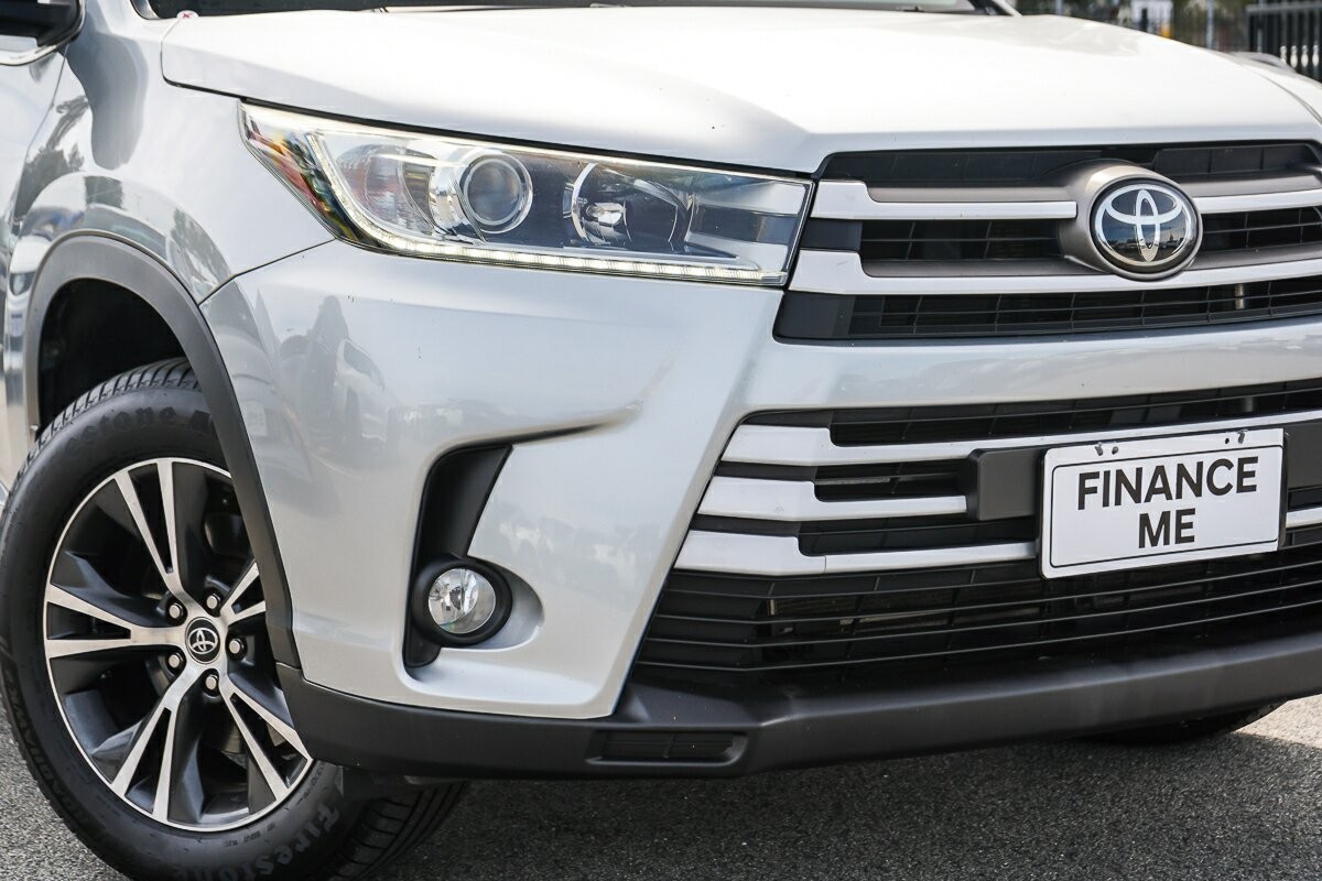 Toyota Kluger image 2